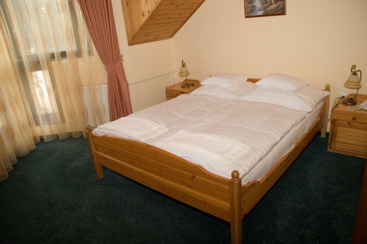 Hotel Fortuna Dávod Camera foto